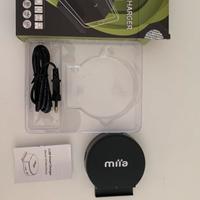 Caricabatterie intelligente con quattro porte USB