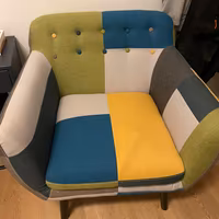 Poltrona in tessuto colorata