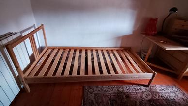 letto singolo in legno