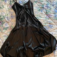 Abito in raso nero