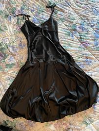 Abito in raso nero