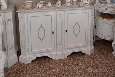 credenza rifatta in stile shabby 