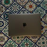 Apple MacBook