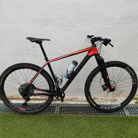 bici mtb taglia L cube