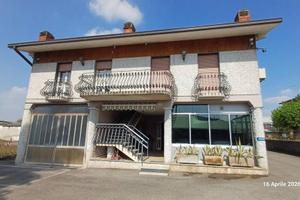 Immobile in asta di 5168 m² con più di 5 locali a 