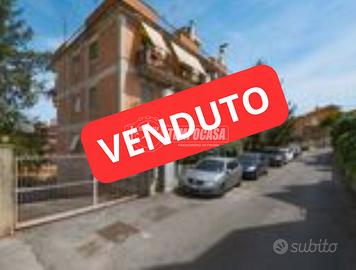 QUADRILOCALE CON 3 BALCONI E 2 P.AUTO CASSIA-GROTT