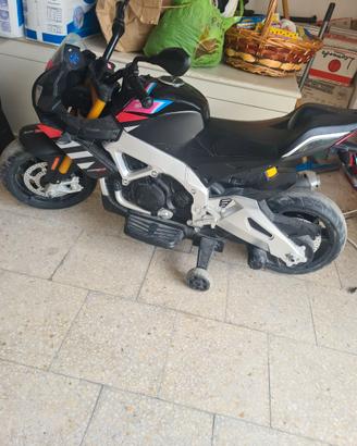Moto aprilia elettrica giocattolo