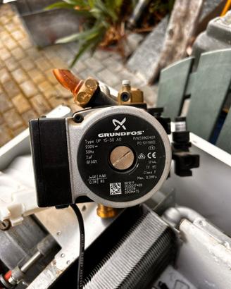 grundfos type up 15-50 ao  pompa acqua per caldaia