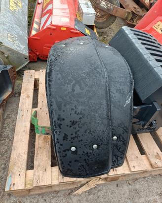 parafanghi anteriori per trattore marca John Deere