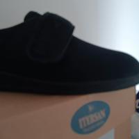scarpe nuove per anziana 