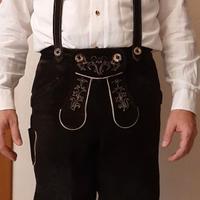 Lederhosen e camicia tirolese