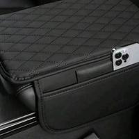 COPRIBRACCIOLO IN PELLE PIÙ TAPPETINI AUTO 