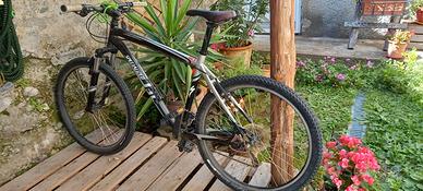 Mountain bike specialized 