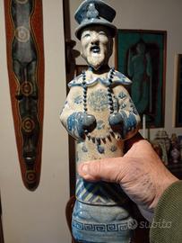 statua ceramica cinese uomo con cappello