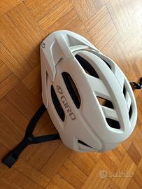 Casco bici GIRO FIXTURE 2 BIANCO