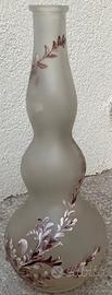 Vaso satinato dipinto a mano con decoro floreale