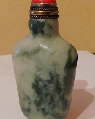 Antica snuff bottle cinese (tabacchiera) in giada