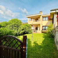 Appartamento con prato, Rena Majore