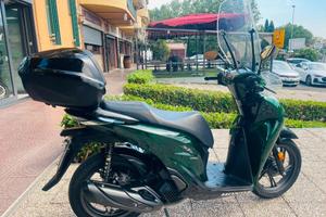 HONDA SH 150 VETRO TUTTO INCLUSO ANCHE PASSAGGIO
