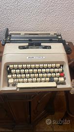 Macchina da scrivere olivetti