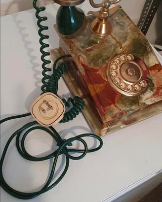 Telefono fisso .