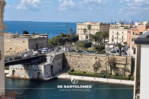 App. in C.Umberto I ang. C.Due Mari con vista mare