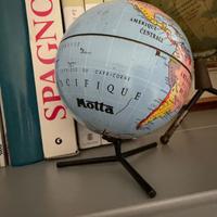 Mappamondo in latta serigrafata pubblicità  Motta