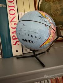 Mappamondo in latta serigrafata pubblicità  Motta