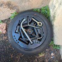 Ruotino fiat panda con attrezzi