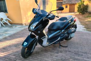 Yamaha X-Max 250