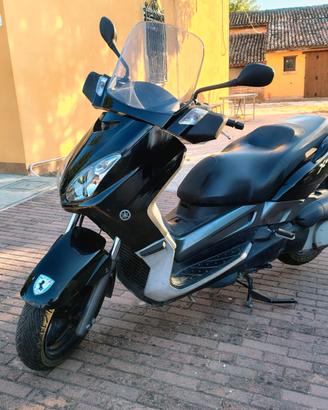 Yamaha X-Max 250