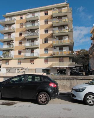 VIA OGLIASTRI - 3 locali in zona servita