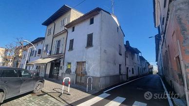 Casa indipendente di 180 m² con più di 5 locali e 
