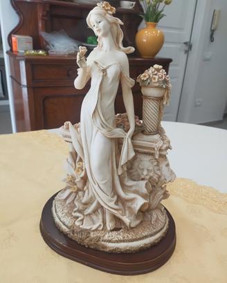 Statua classica Dama con fiori stile Capodimonte