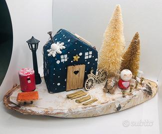 Decorazioni villaggio casetta Natale mani in legno