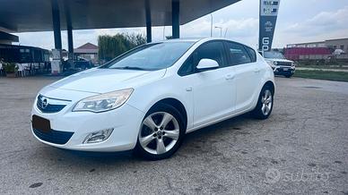 Opel Astra 1.4 100CV Sports Tourer Cosmo