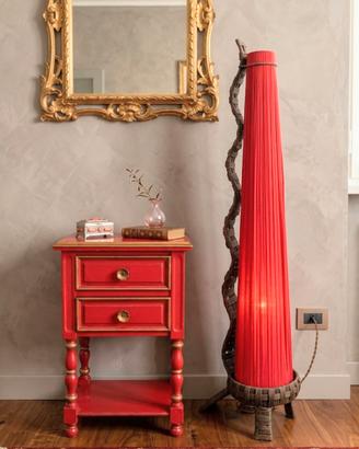 Mobiletto rosso vintage +lampada da terra etnica 