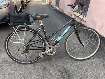 Biciclette trekking Fuji