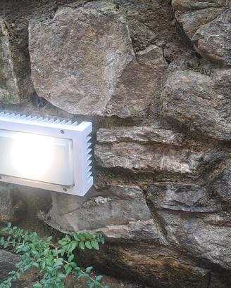 luce da esterno a parete