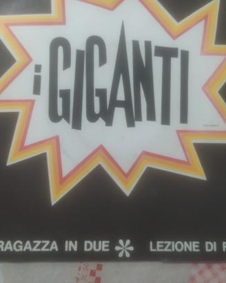 una ragazza in due