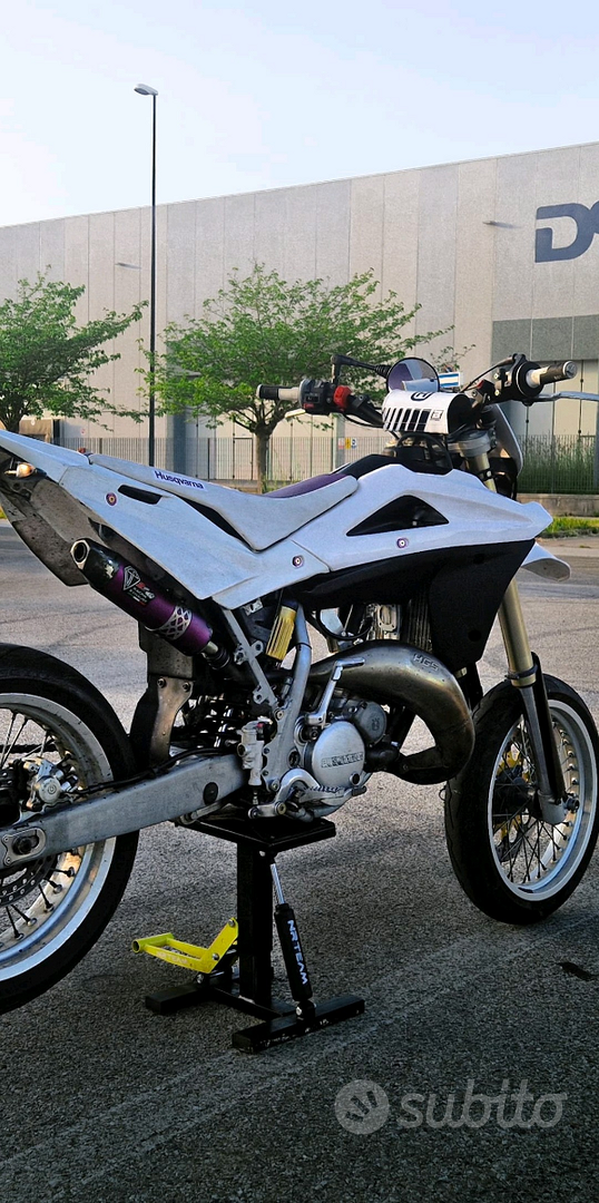 Vendo Husqvarna Husqvarna 125 Motard Usati Husqvarna Sm 125 Moto E