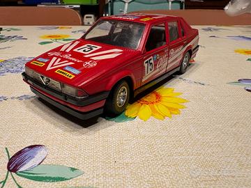 Alfa Romeo 75 Bburago 1/24