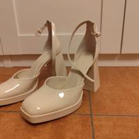 Bershka scarpe vernice panna