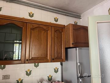 Mobili cucina in legno + tavolo e sedie, rustico
