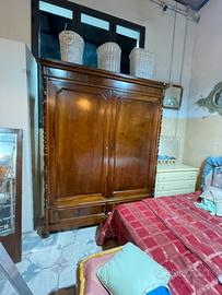 Armadio antico, dimensioni 236 H x 180 L x 58 P,