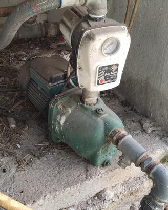 Pompa per irrigazione giardino