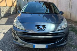 Peugeot 207 1.4 benzina “Neopatentati”