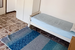 Stanza con balcone ad uso singolo