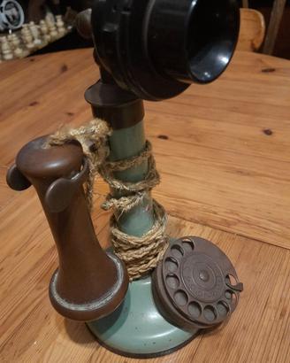 Telefono antico cornetto e microfono separati