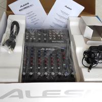 Mixer Alesis Multimix 8 USB FX pari al NUOVO